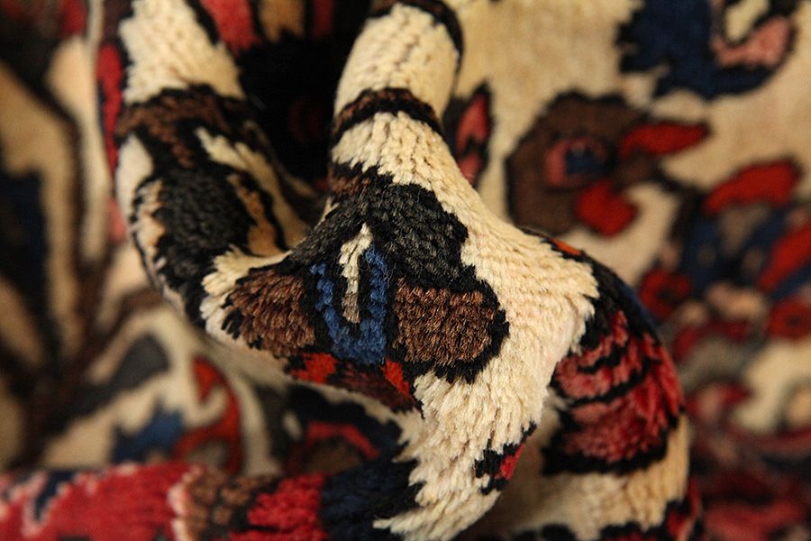 Bakhtiari Persian Carpet 327x205 - Picture 6