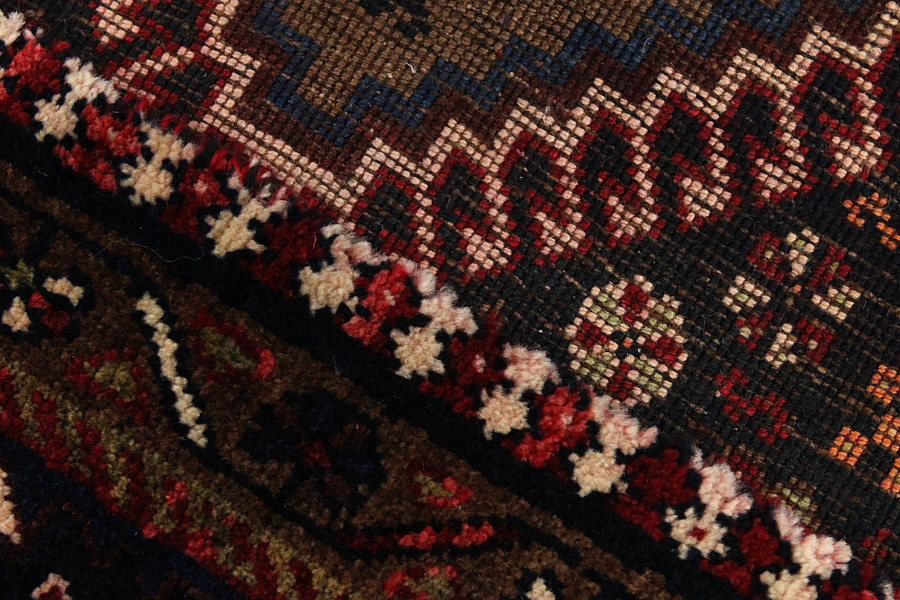 Yalameh - Qashqai Persian Carpet 325x158 - Picture 5