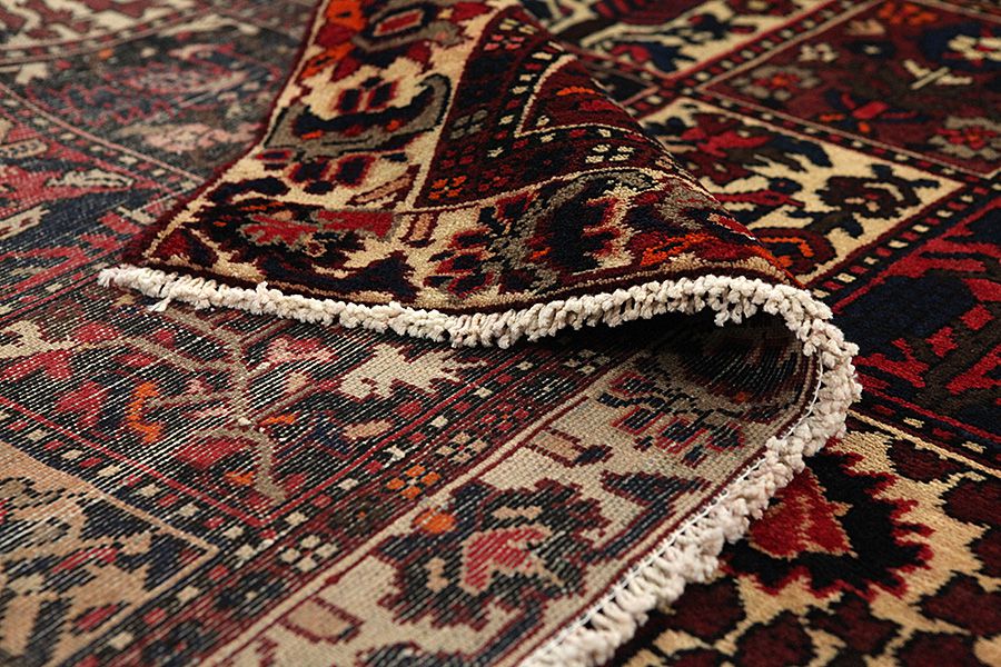 Bakhtiari Persian Carpet 305x156 - Picture 4